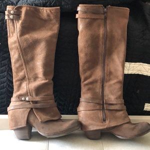 Fergie Leather boot with heel size 8